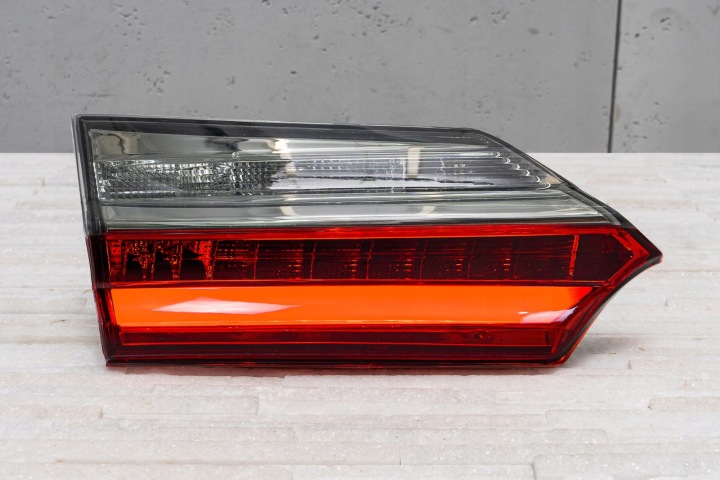 TOYOTA COROLLA E16 PHARE COUVERCLES DE COFFRE LED GAUCHE 8159002A20