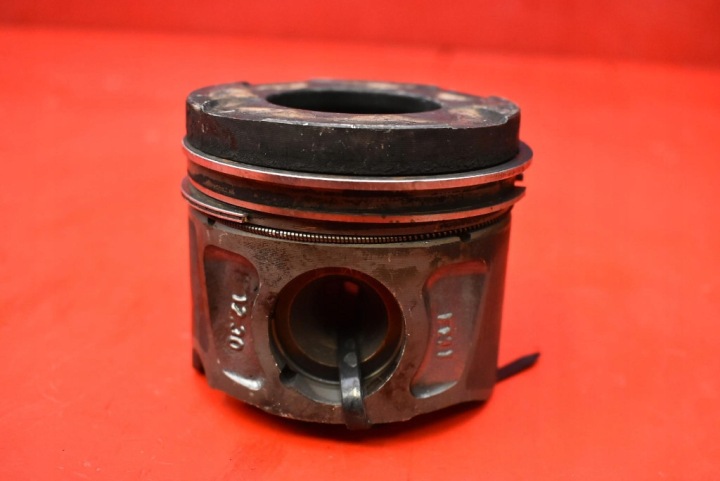 PISTON JEEP GRAND CHEROKEE 4 IV WK2 3.0 D 241 KM 10-14
