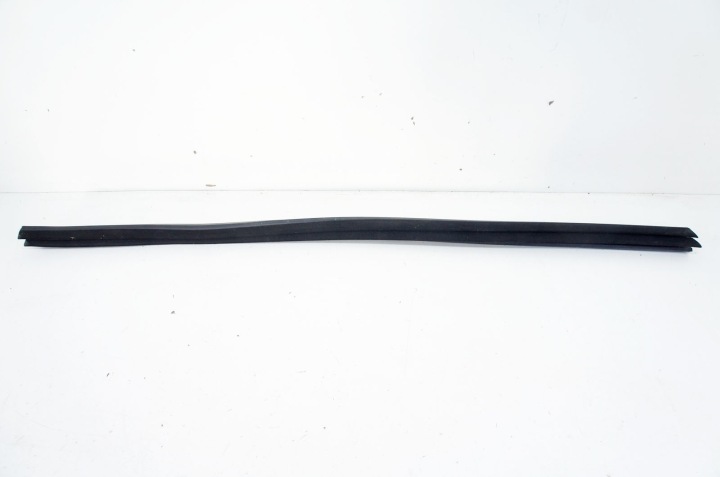 VD158+ AUDI A4 B9 MOULURE VITRES PORTES RACLOIR DROIT AVANT 8W0853284