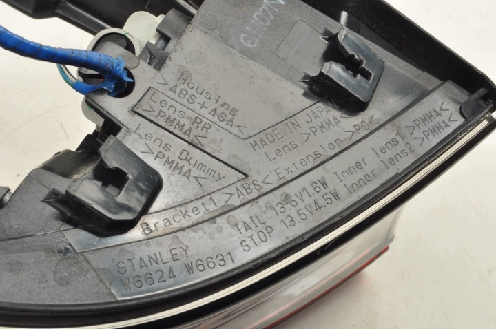 TOYOTA BZ4X PHARE DROITE ARRIÈRE DROIT ARRIÈRE 24R