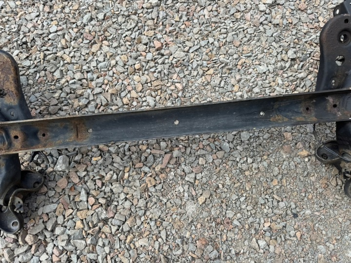 POUTRE SUSPENSIONS ARRIÈRE AVEC ABS ARRIÈRE AXE BEBNY FORD FIESTA MK7 VII 08- DROITE