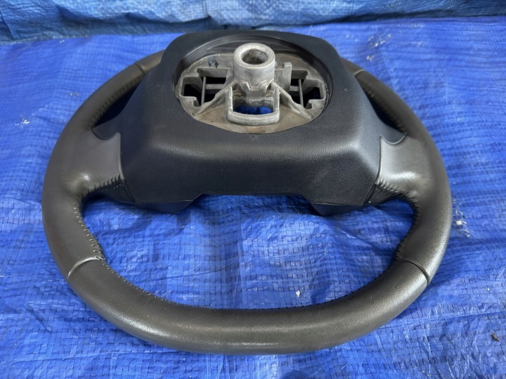 VOLANT MULTIFONCTIONNELLE CITROEN C4 CACTUS 98031272YC 98085005ZD