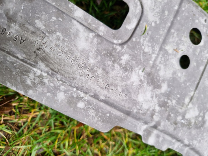 POTEAU DROIT AVANT BRODERIE VW UP MII CITIGO
