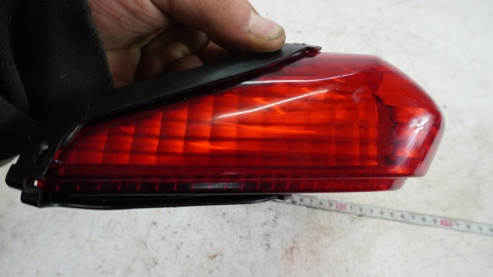 L77 YAMAHA YZF R6 RJ03 R6RJ03 PHARE ARRIÈRE ORIGINAL