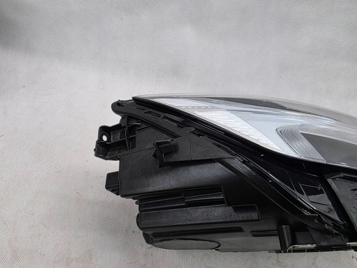 VOLVO XC60 II 2 LIFT 2021+ PHARE AVANT DROITE MID COMPLET LED EUROPE 32404700