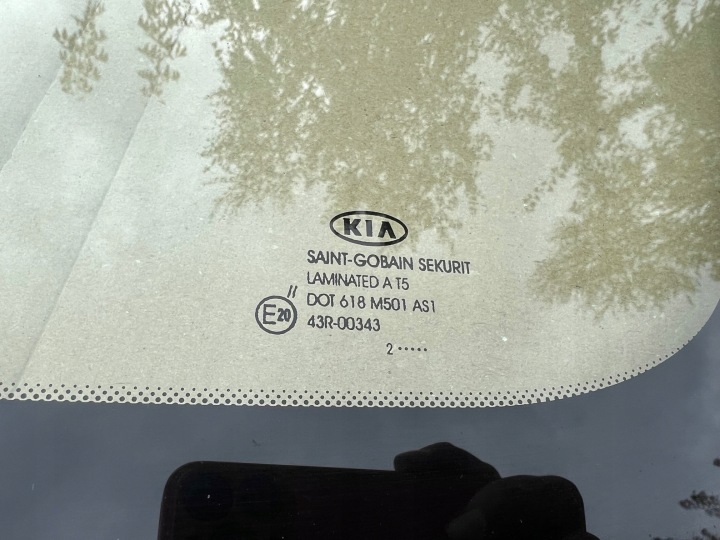 KIA SPORTAGE 3 III PARE-BRISE AVANT AVANT AVEC CHAUFFAGE