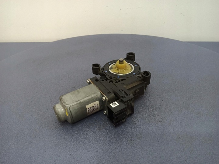 SKODA FABIA II PETIT MOTEUR VITRES AVANT GAUCHE 6Q2959802F