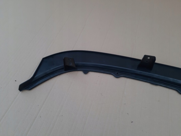 SCANIA R AVEC REVÊTEMENT MOULURE GARDE-BOUE PASSAGE DE ROUE SUPÉRIEURE 2298021