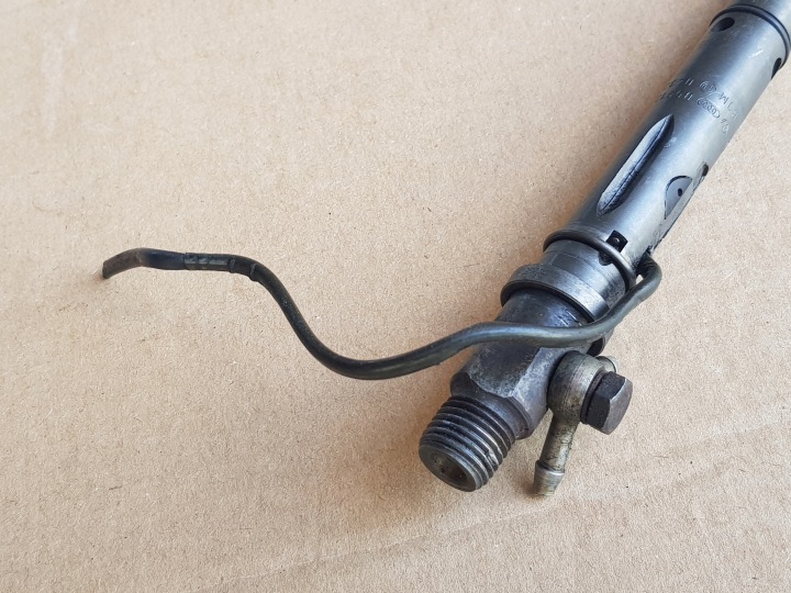 INJECTEUR DIRECTEUR 2.5 TDI V6 059130202F 0432133793 VW AUDI SKODA