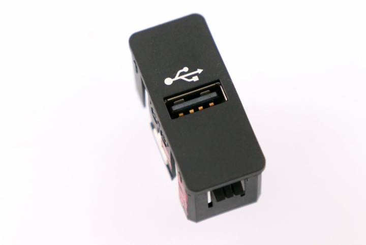 BMW F30 F31 LCI MINI R56 R57 LCI R58 PRISE USB