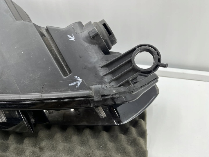 PHARE PROJECTEUR AUDI A4 B9 8W 15-19R. GAUCHE AVANT XÉNON XÉNON LED ORIGINAL