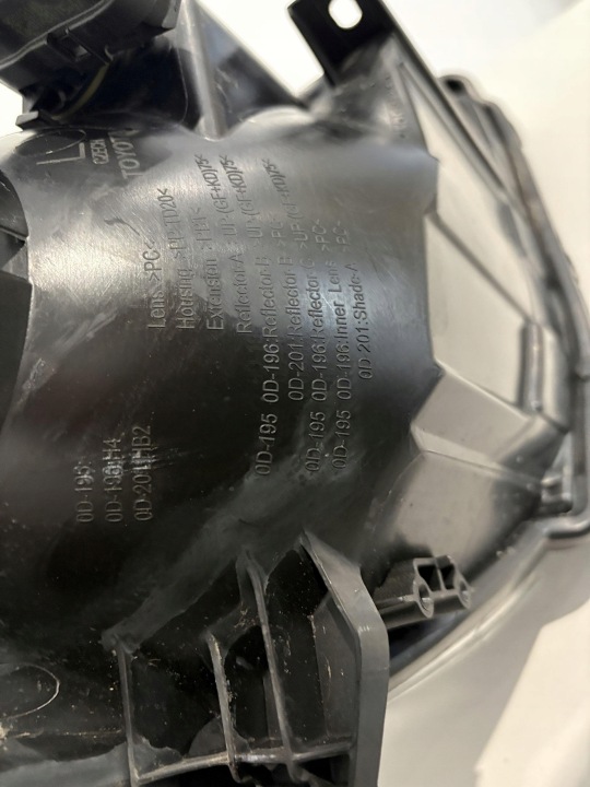 TOYOTA YARIS III LIFT 17- PHARE GAUCHE AVANT ORDINAIRE 0D-195