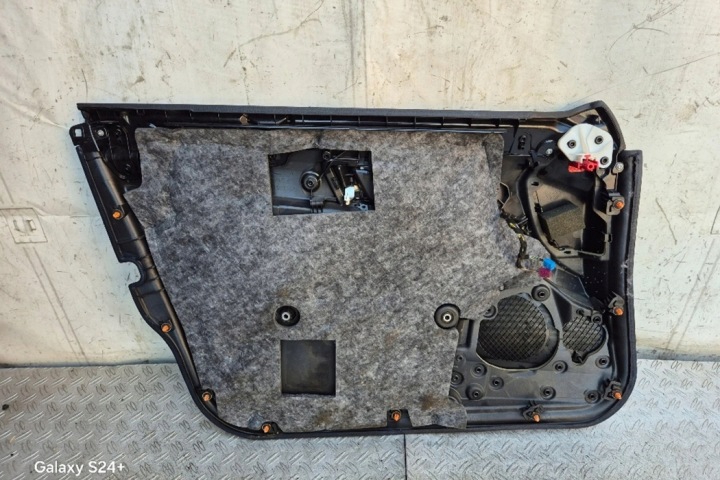 COLLECTEUR AVANT DROITS PORTES MERCEDES-BENZ E (W212) 1697426 2.1L DIESEL