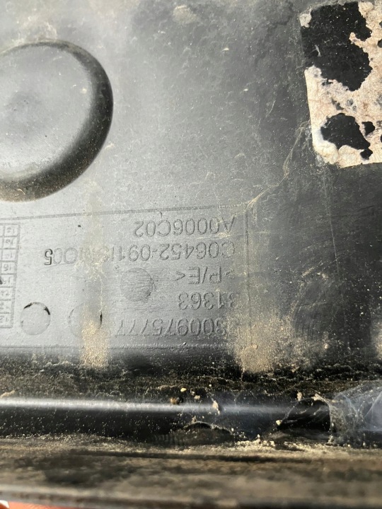 MOULURE CACHE DOUBLURE NUMÉROS PARE-CHOCS CITROEN C4 PICASSO II 9800975777