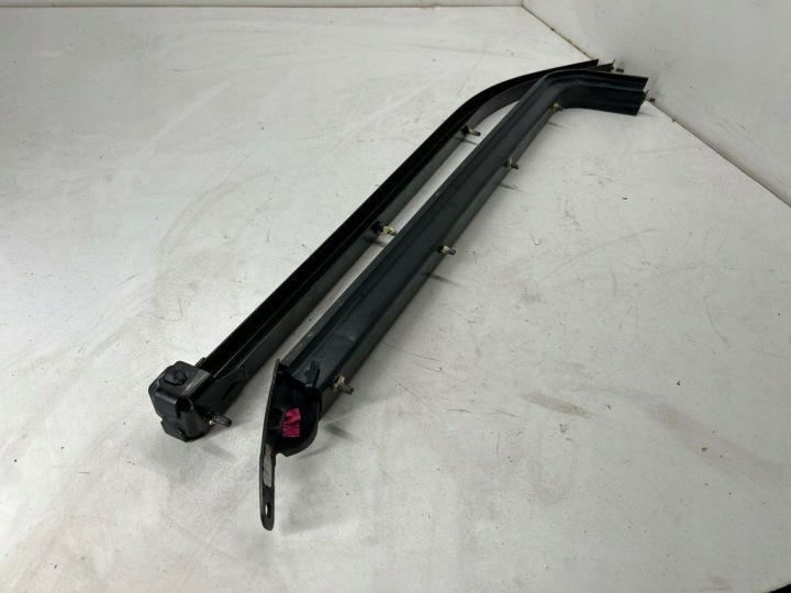 2020 CHRYSLER PACIFICA BARRE SUPÉRIEURE PORTE COULISSANTE 68186026AC