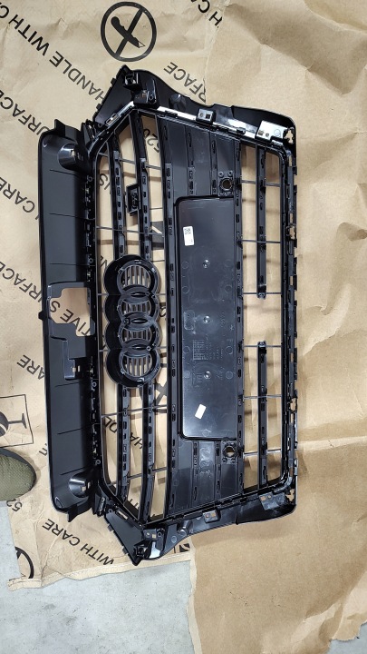AUDI A3 S3 GRILLE NEUF ORIGINAL 8V3853651AE