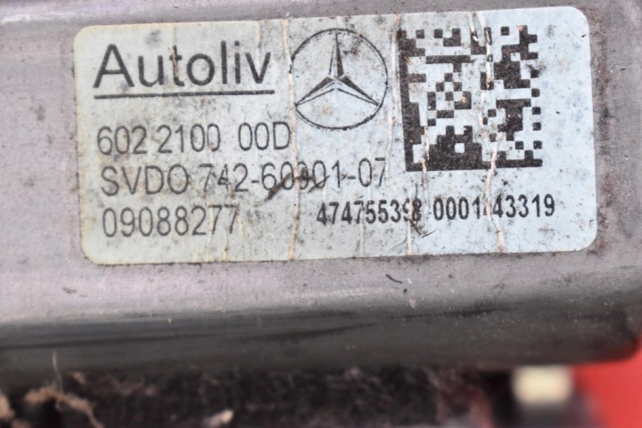 CEINTURE DE SÉCURITÉ GAUCHE AVANT TENDEUR 602208200 MERCEDES E-KLASA W211 06-