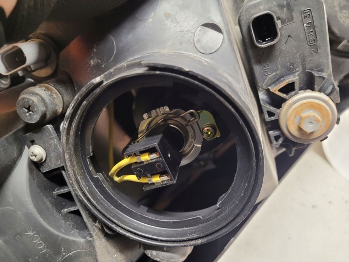 2007 HYUNDAI SANTA FE PROJECTEUR 921022B0
