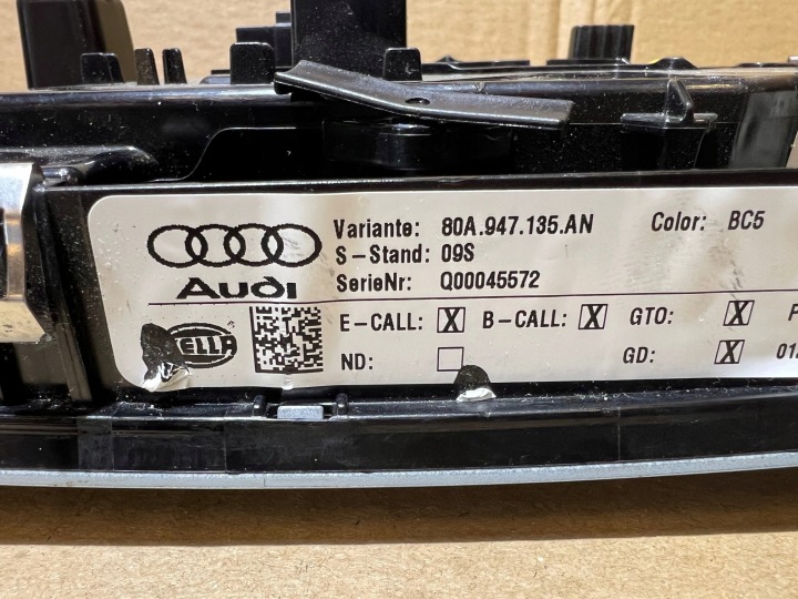 AUDI Q5 80A AMPOULE ÉCLAIRAGE PODSUFITK KABINYI 5Q0951177