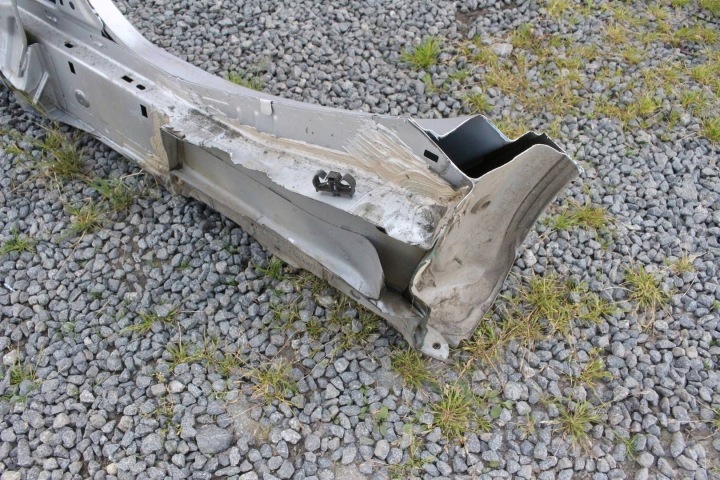 SEUIL POTEAU DROITE CÔTÉ RENAULT CLIO V 20R.