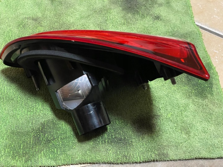 NISSAN QASHQAI J10 +2 LIFT I 11R PHARE GAUCHE ARRIÈRE 89503189
