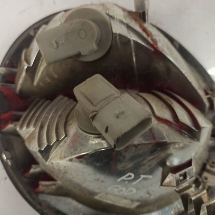 VOLKSWAGEN NOUVEAU BEETLE PHARE DROITE ARRIÈRE 1C0945096D