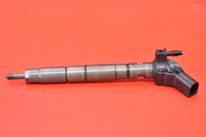 INJECTEUR INJECTEUR TEST 057130277AD AUDI A8 D3 4.2 TDI 326 KM 05-07