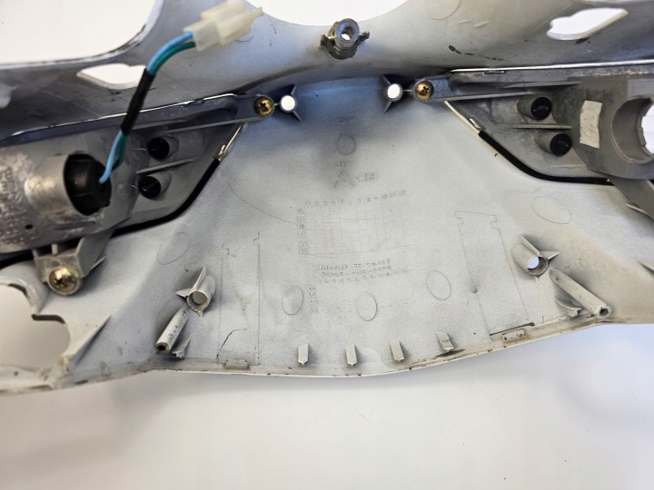 SYM HD 125 EVO CASQUETTE CALOTTE DÉFLECTEUR D'AIR AVANT PLASTIQUE PROTECTION REMPLISSAGE