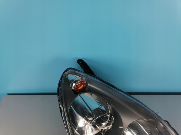 PHARE GAUCHE OU DROIT AVANT OPEL ZAFIRA B NOIRE