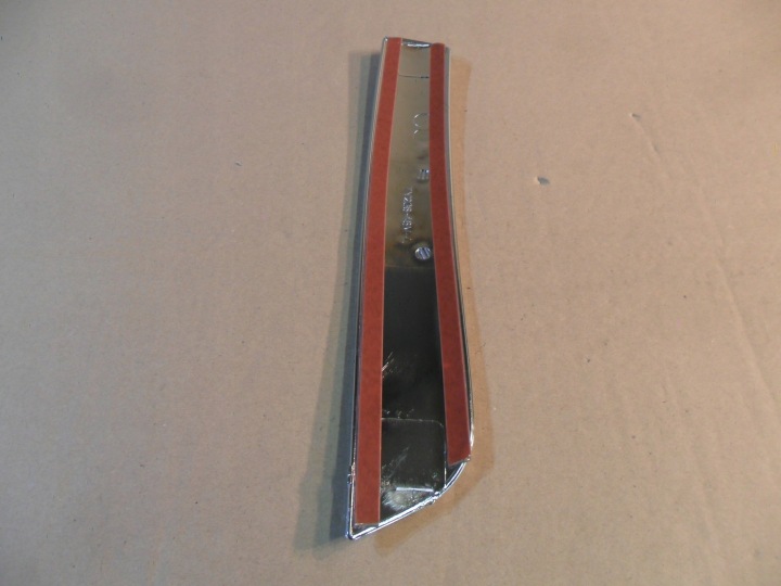 MOULURE DÉCORATIVE PARE-CHOCS TOYOTA HILUX