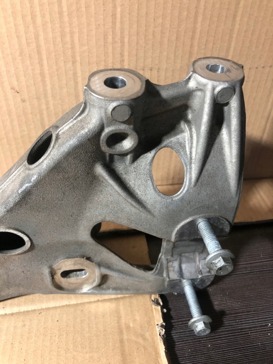 POUTRE SUSPENSIONS CHÂSSIS ARRIÈRE PORSCHE 991 TURBO AVEC