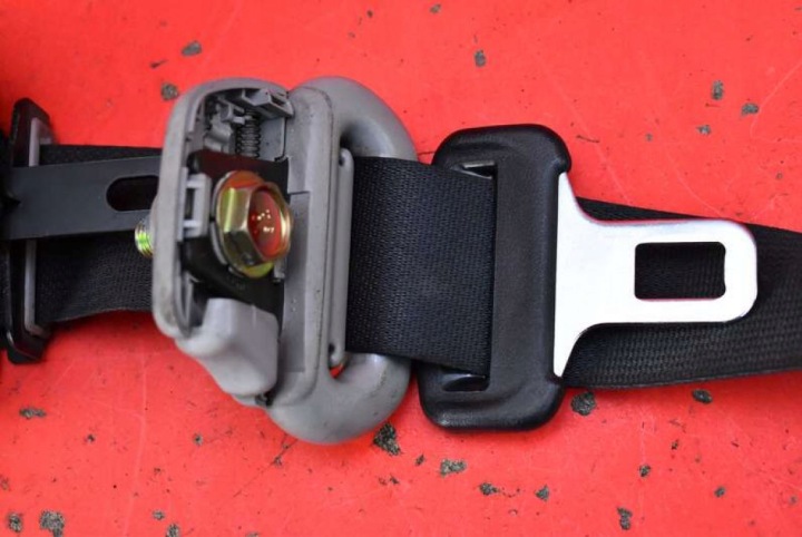 CEINTURE DE SÉCURITÉ DROIT AVANT EUROPE TK-AB2-EN262 MITSUBISHI LANCER VII 00-08