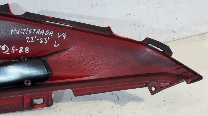 CÔTÉ REVÊTEMENT RÉSERVOIR GAUCHE 4801D012A DUCATI MULTISTRADA V4 RALLY 2022-2023R