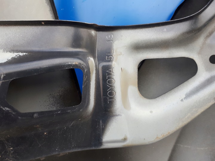 TOYOTA AURIS I LIFT 10-12 AILE AVANT GAUCHE