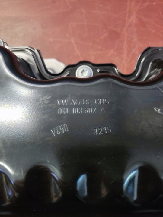 CARTER HUILEUX CAPTEUR NIVEAU HUILES AUDI VW 2.0 TDI 04L103602A