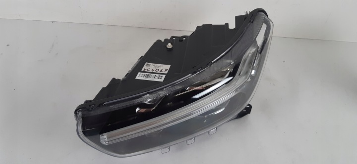 VOLVO XC40 PHARE GAUCHE AVANT COMPLET LED 31655992
