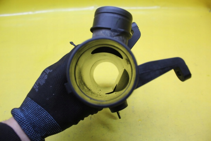 TUYAU PAPILLON DES GAZ 03C129617D TOURAN GOLF V 1.4TSI