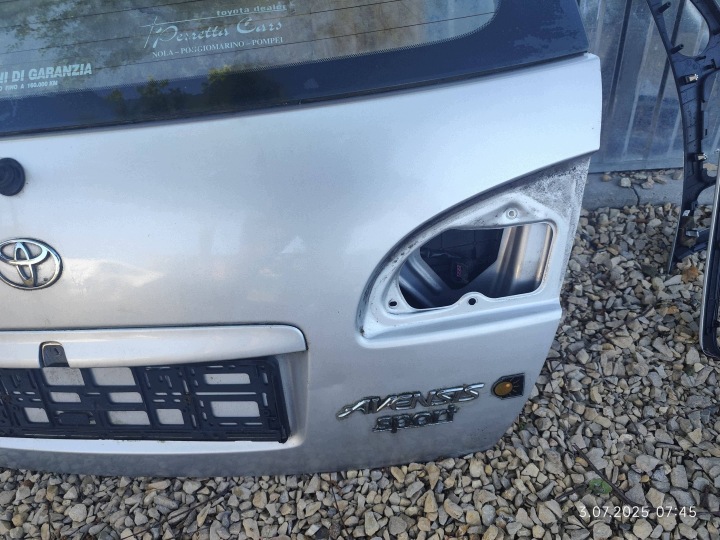COUVERCLES DE COFFRE COUVERCLES DE COFFRE TOYOTA AVENSIS T220 199