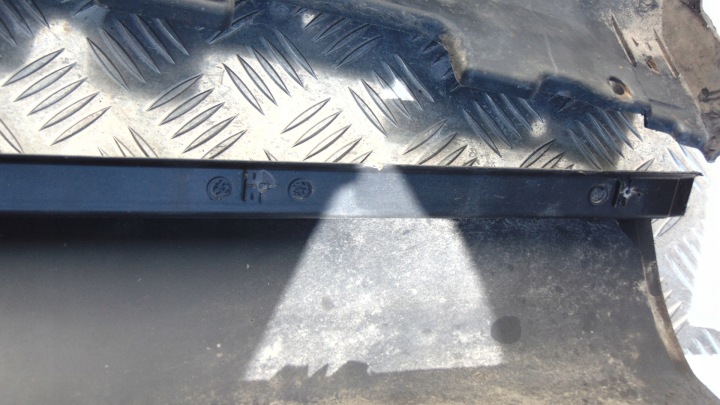MOULURE BAGUETTES SEUIL DROITE GAUCHE KIA SPORTAGE II 1K 87764-1F000