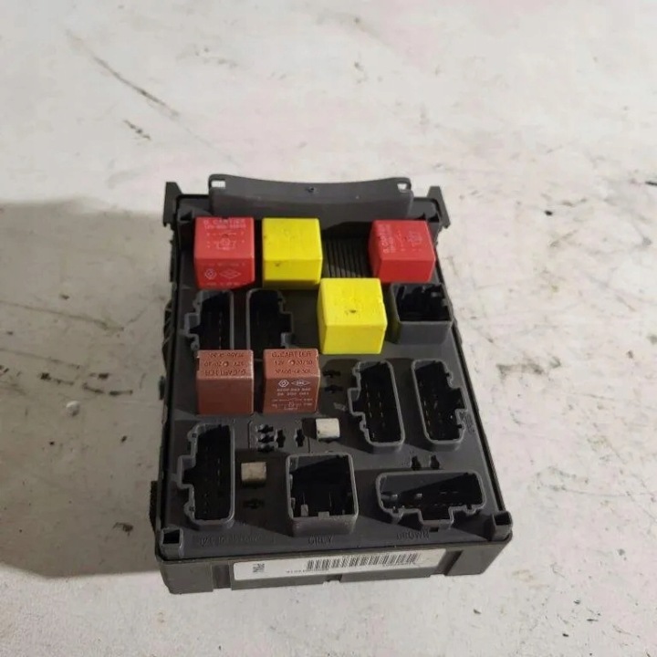 MODULE FUSIBLE BOÎTE ESPACE IV 8200283812A