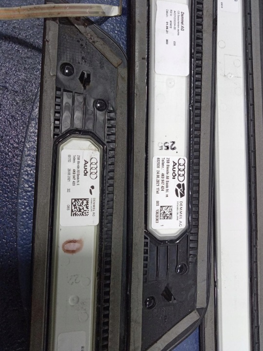 AUDI A6 C8 18-21 BERLINE BAGUETTES DÉCORATIF SEUIL ENSEMBLE 4K0947406A