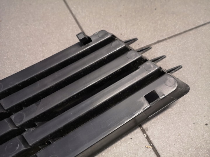 GRILLE HALOGÈNE GAUCHE AVANT AUDI A8 D3 II LIFT 4E0807681AN