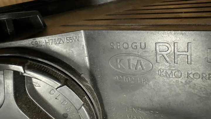 Acquistare KIA STONIC DESTRO FARO FARO ANTERIORE FRONTE EUROPA Usato E Nuovo Su , Italia