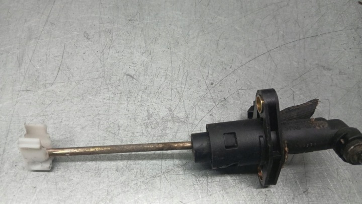 POMPE SPRZEGLOWA SKODA OCTAVIA I 1.6B 96-00R LIFT 1J1721388