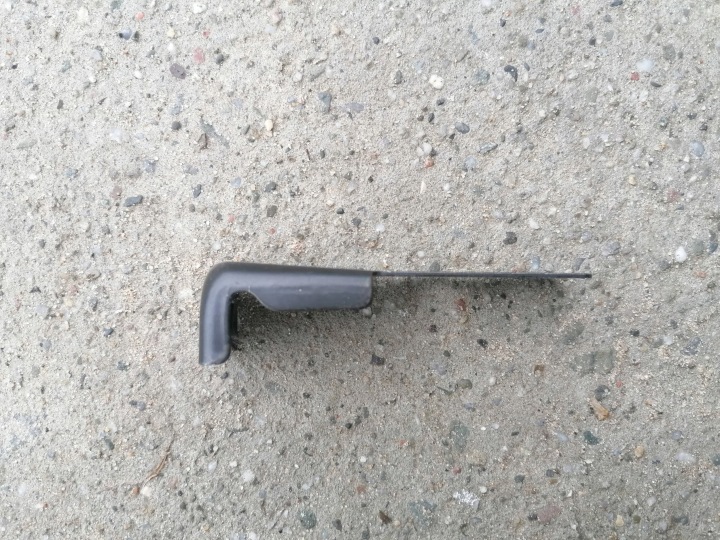 AUDI OE 8W0821434B SUPPORT GARDE-BOUE DROIT