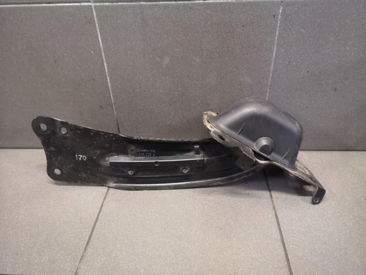 BRAS DE SUSPENSION GAUCHE ARRIÈRE VW PASSAT B6 3C0505225A