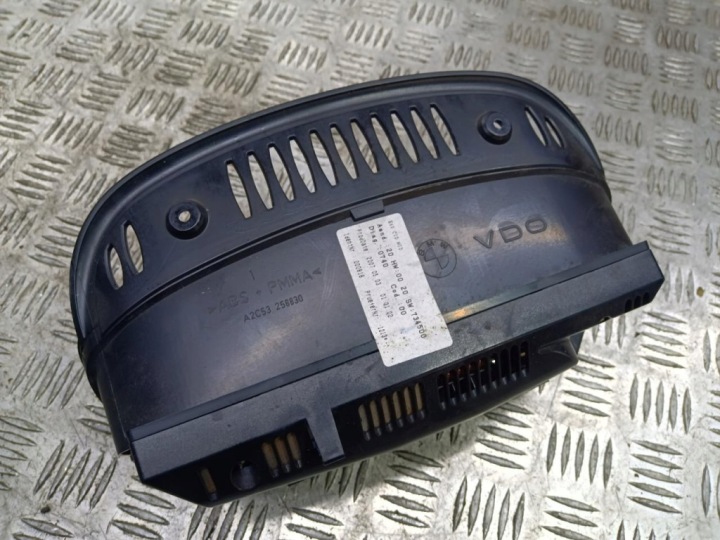 BMW E61 520D MONITEUR RADIO GPS A2C53118676