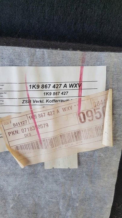 COLLECTEUR COUVERCLES DE COFFRE GAUCHE VW GOLF V UNIVERSEL 1K9867427
