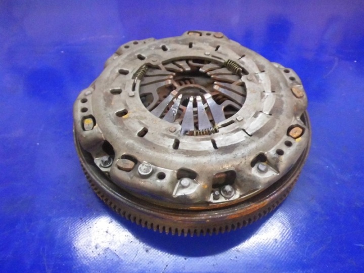 VOLANT BIMASSE 1.8KOMPRESOR MERCEDES W203 W211