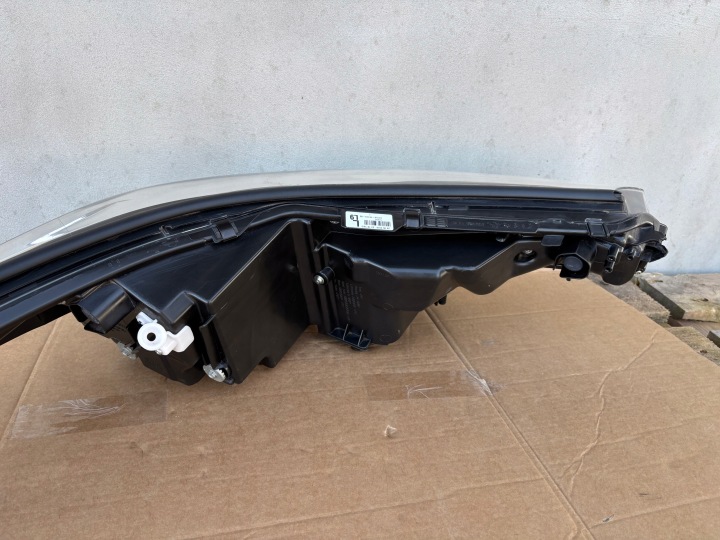 PHARE AVANT GAUCHE COMPLET LED TOYOTA CHR 2016-19